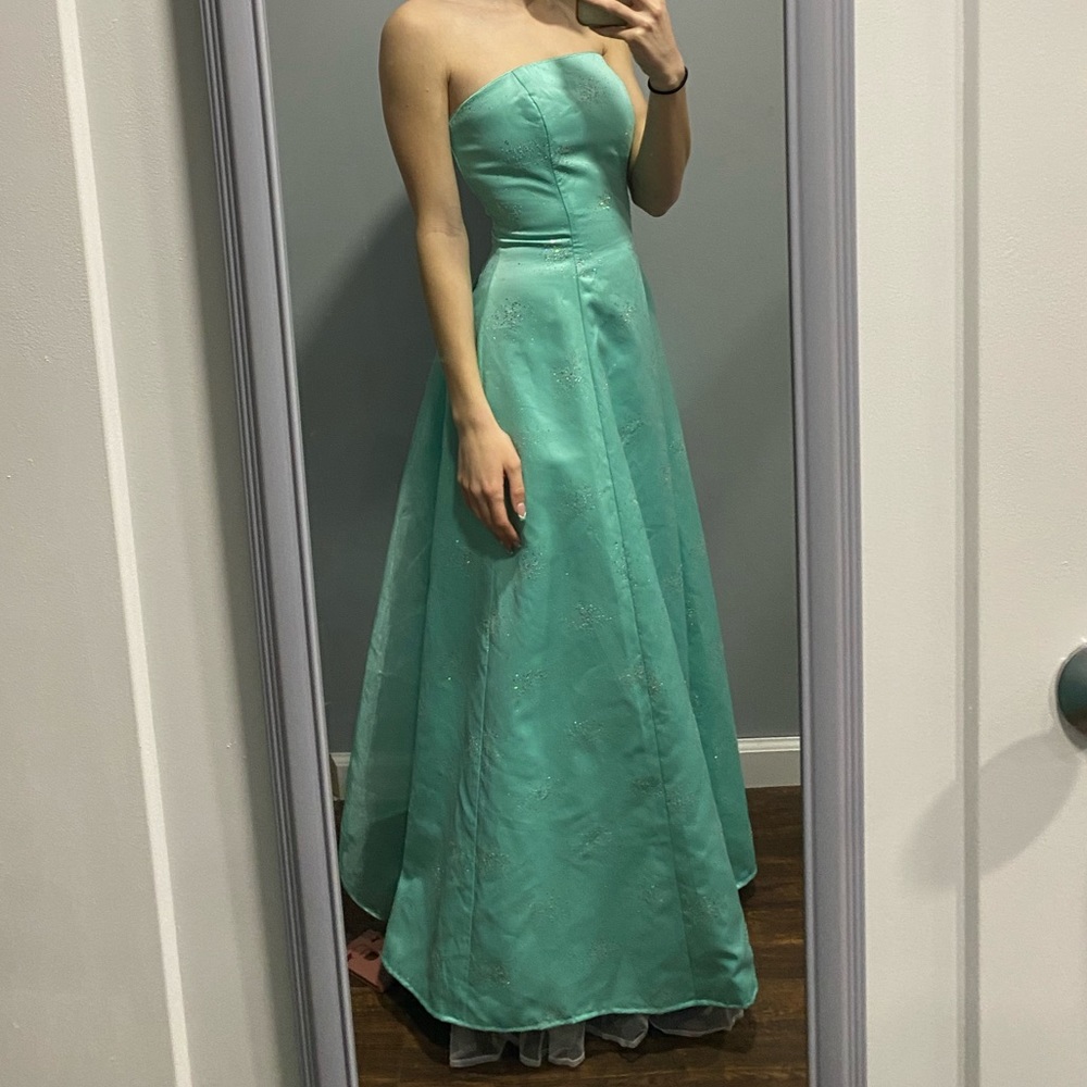 Beautiful strapless teal A-line prom dress with rhinestone/sparkle.